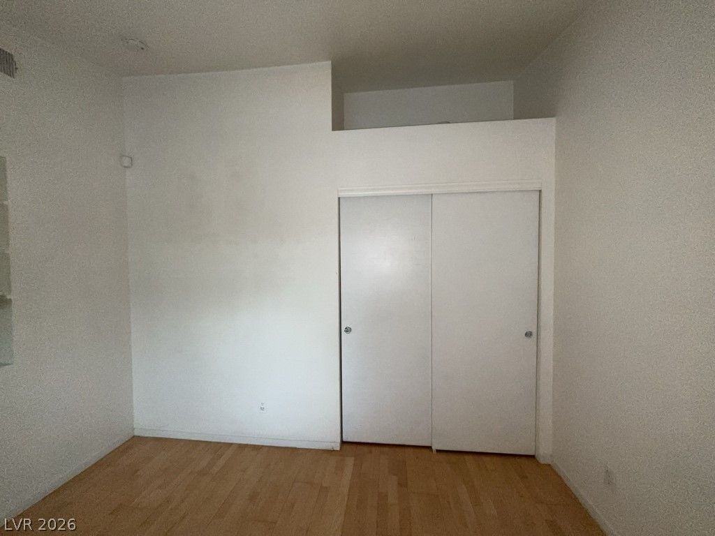 5415 West Harmon Avenue 2010 — photo 5 of 5