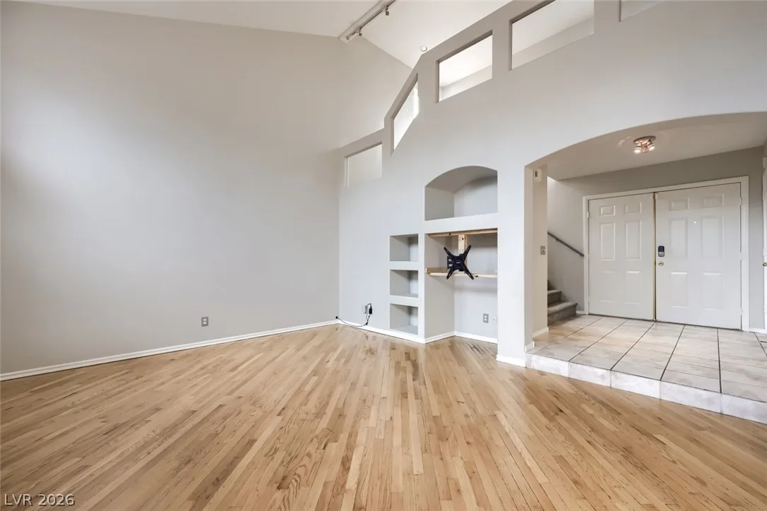 950 Sweeping Vine Avenue — photo 4