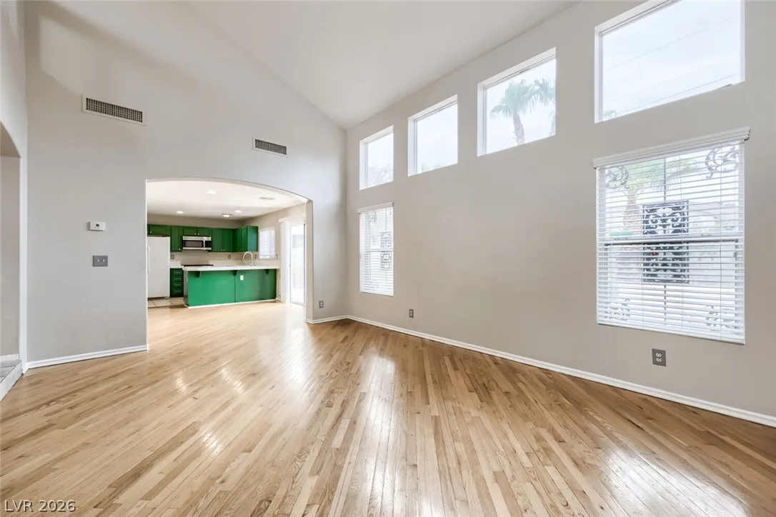 950 Sweeping Vine Avenue — photo 5