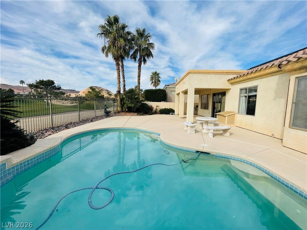231 Cliff Valley Drive — photo 5
