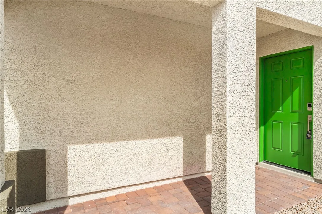 2204 ABRAHAM Avenue — photo 4