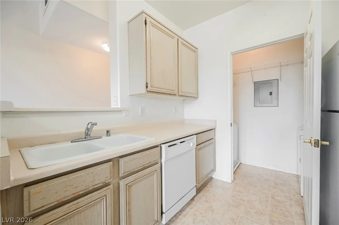 7107 South Durango Drive 306 — photo 2