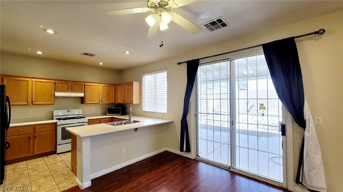 8344 Golden Cypress Avenue — photo 5