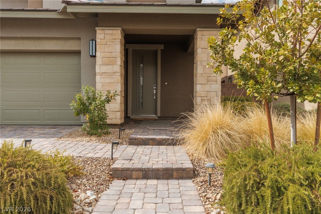 9719 Zircon Cliff Avenue — photo 3