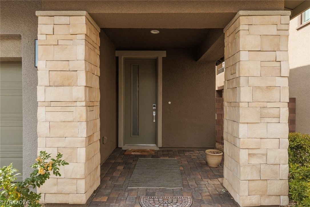 9719 Zircon Cliff Avenue — photo 4
