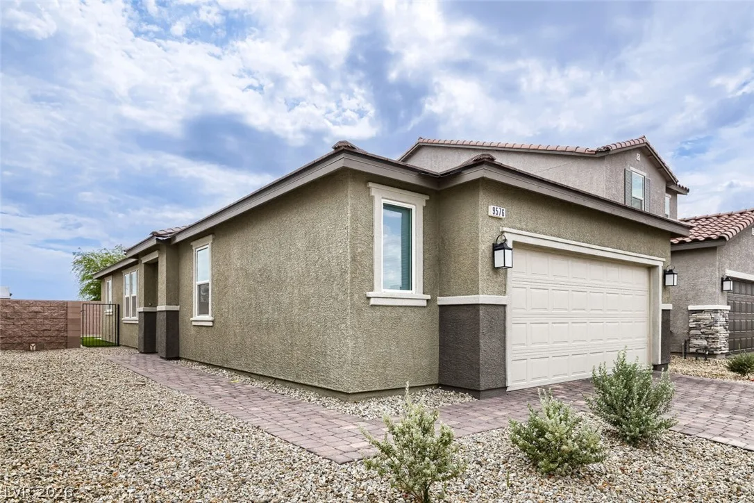 9576 Marsh Aster Street — photo 2