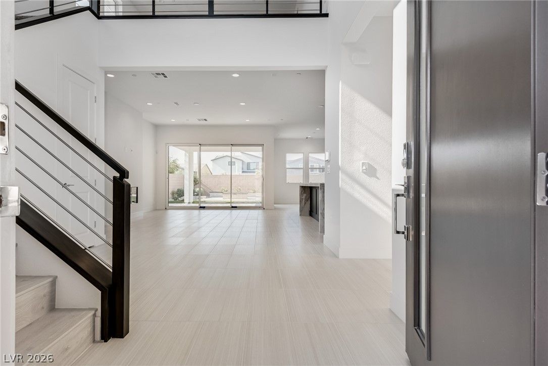 10226 Pleasant Knoll Avenue — photo 3