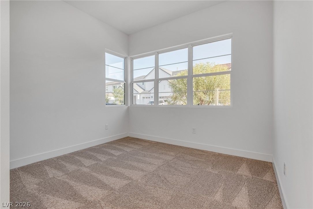10226 Pleasant Knoll Avenue — photo 5