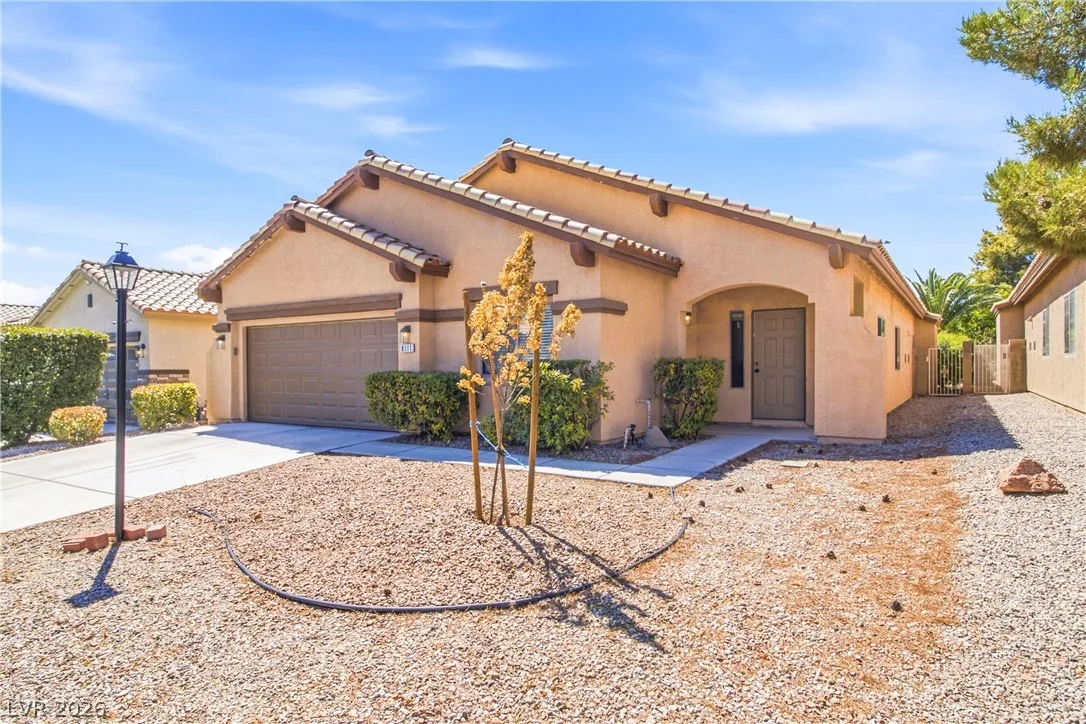 8111 Desert Cloud Avenue — photo 3