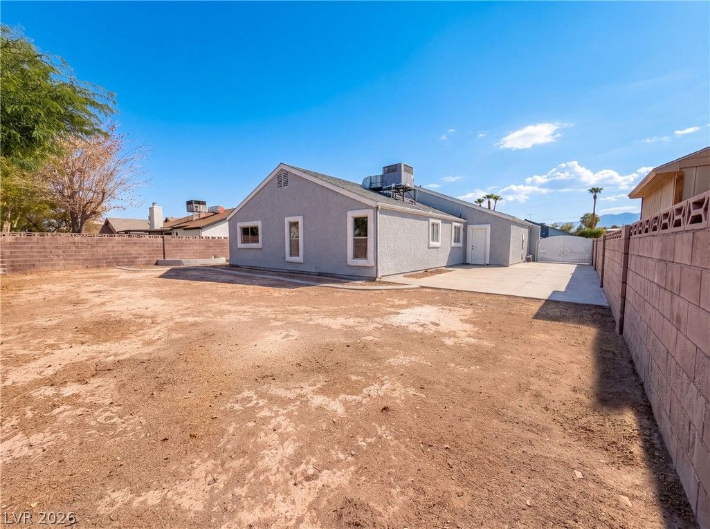 1909 Joella Street — photo 2 of 35