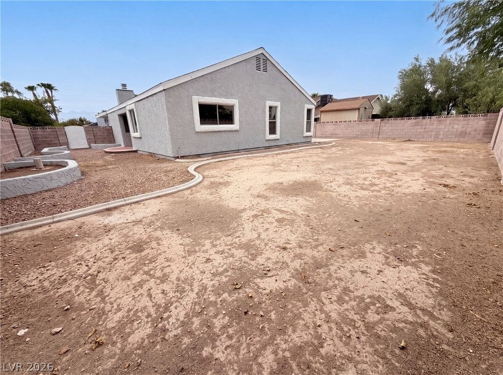 1909 Joella Street — photo 4 of 35