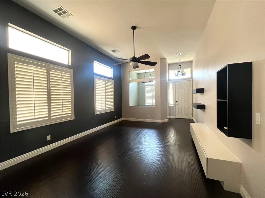 5923 Poplar Tree Street — photo 3