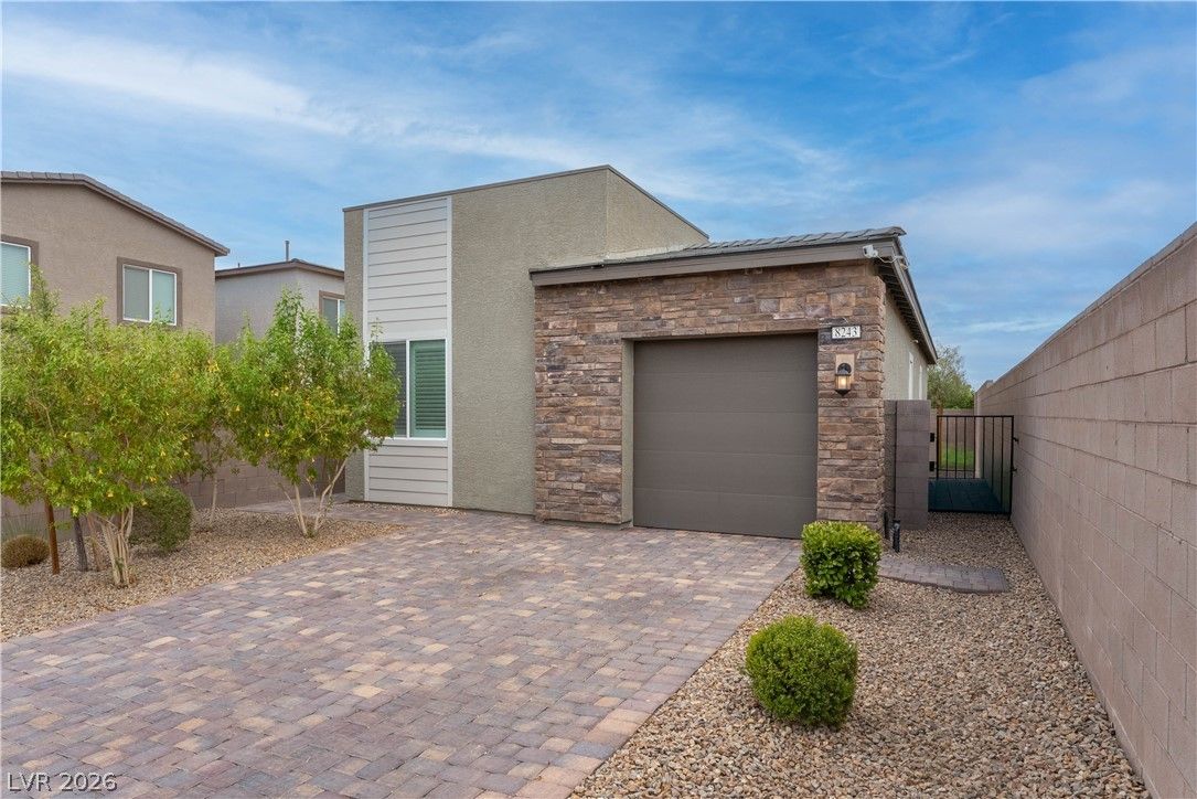 8243 Vino Merlot Avenue — photo 1