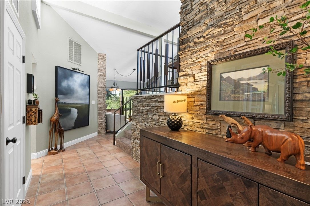 544 Greenbriar Place — photo 5
