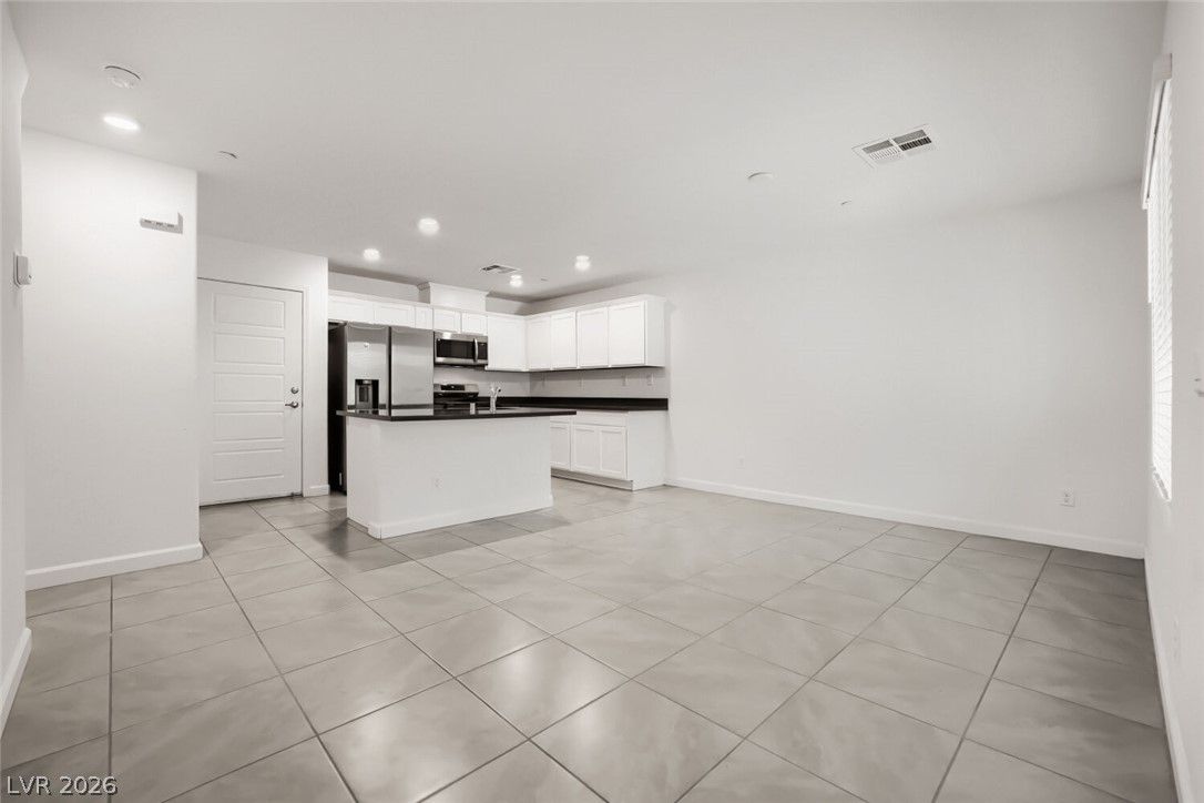 3509 Golden Chariot Avenue — photo 3