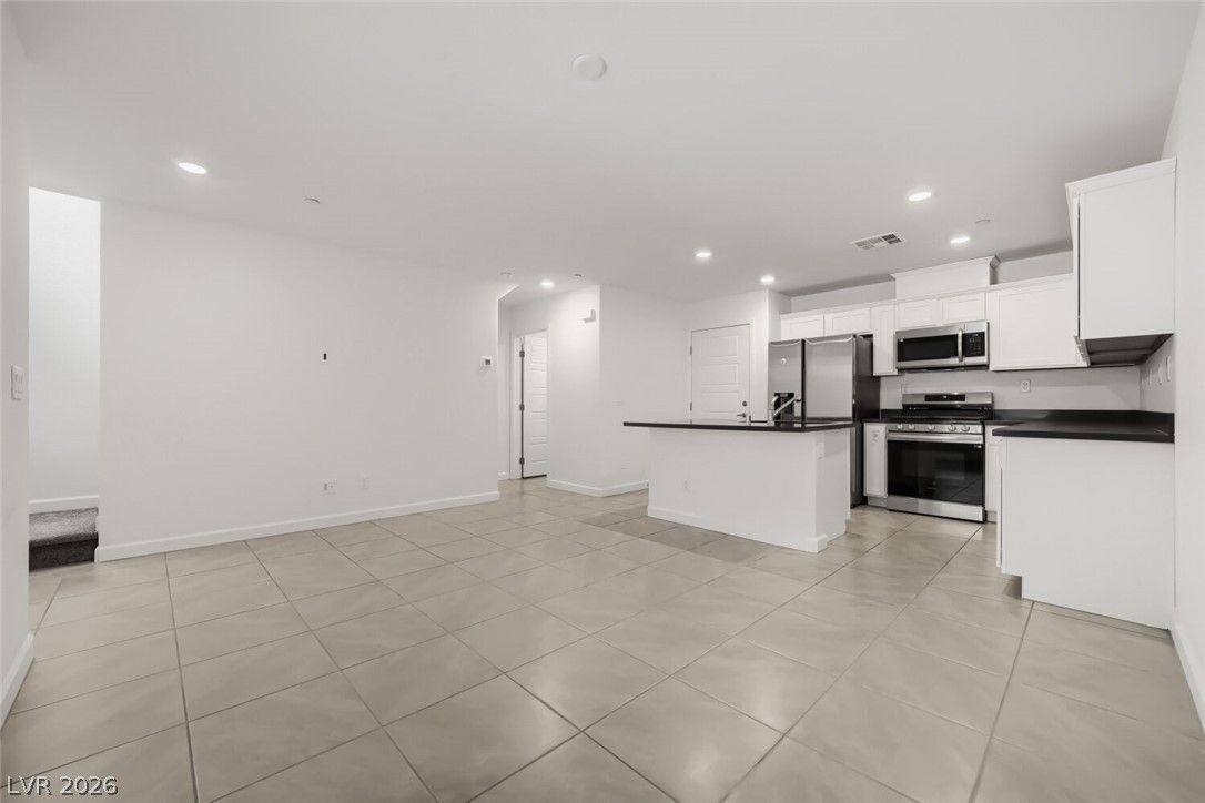 3509 Golden Chariot Avenue — photo 4
