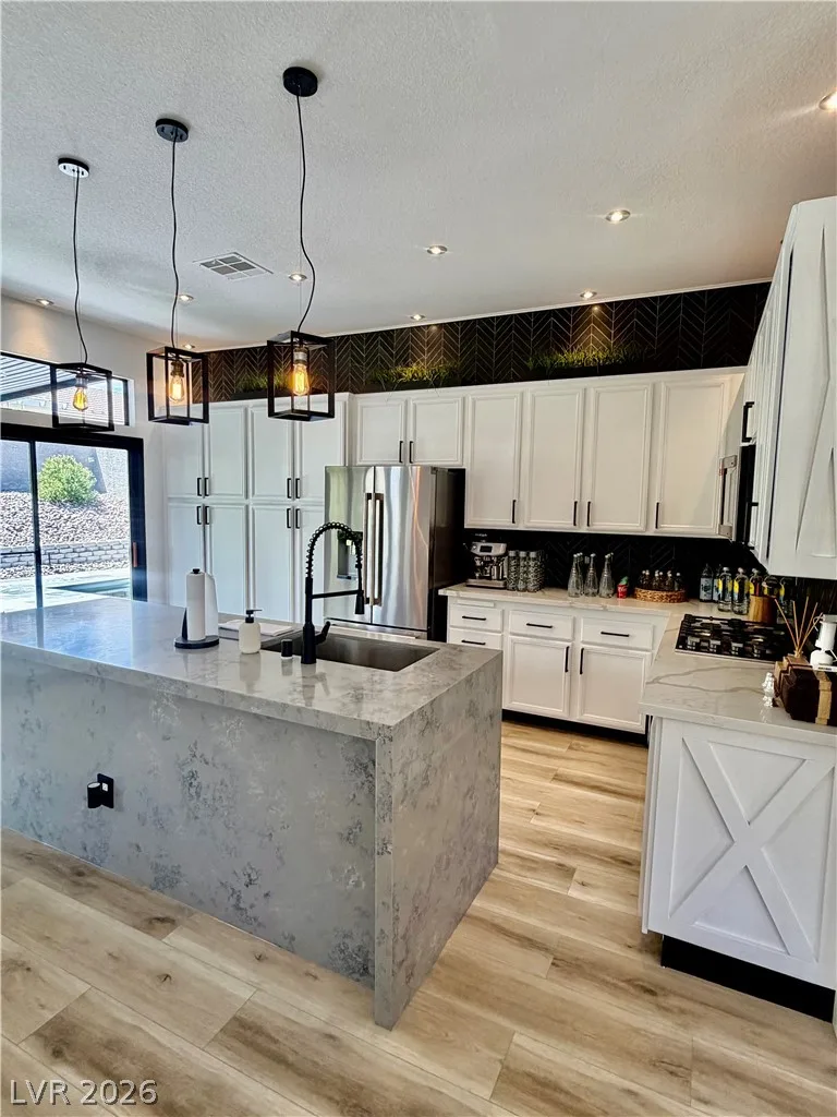 10317 Summer River Avenue — photo 4