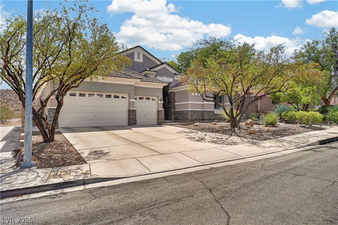 2058 Poetry Avenue — photo 2