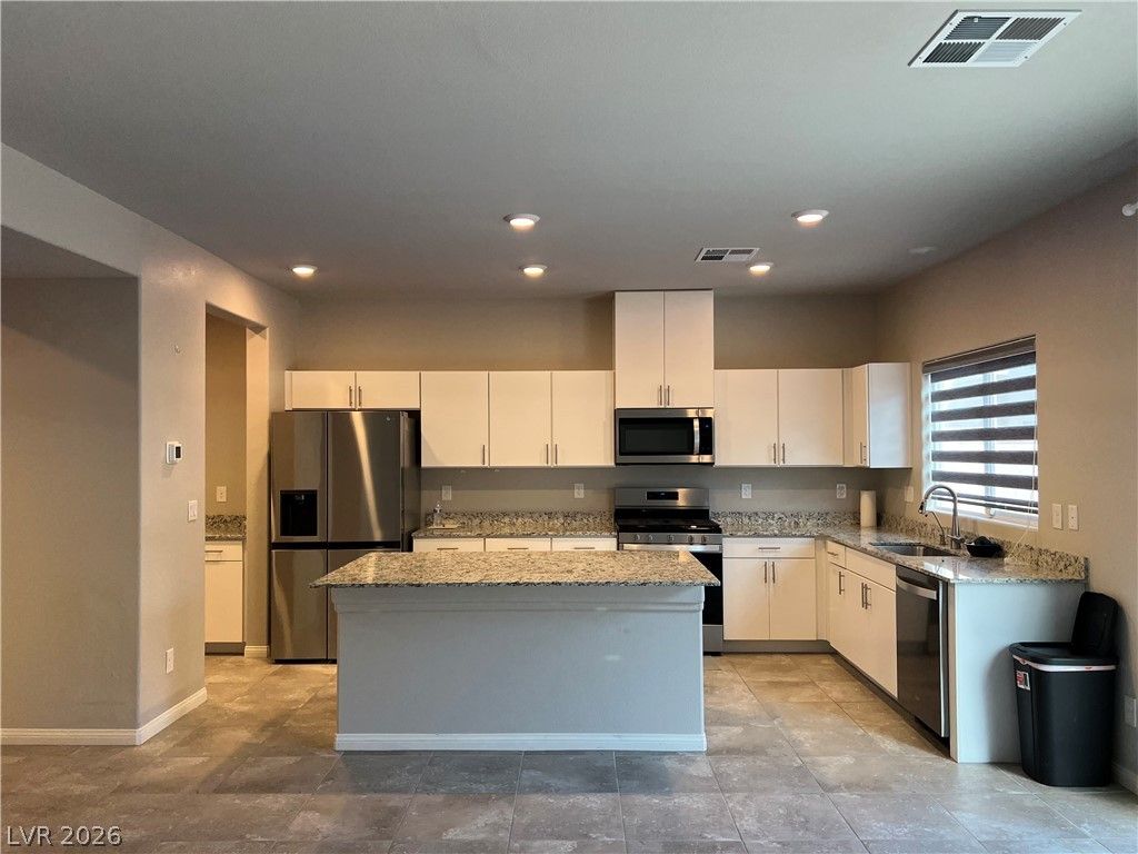 7521 Dragonfruit Avenue — photo 2