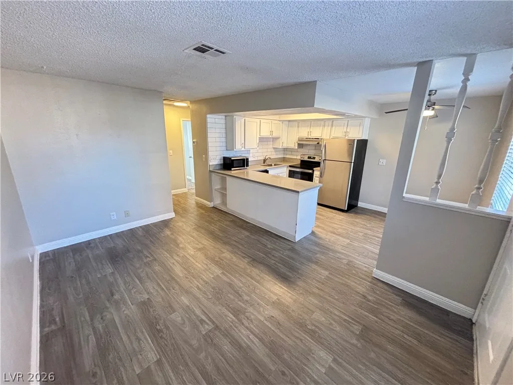 4300 North Lamont Street 212 — photo 3