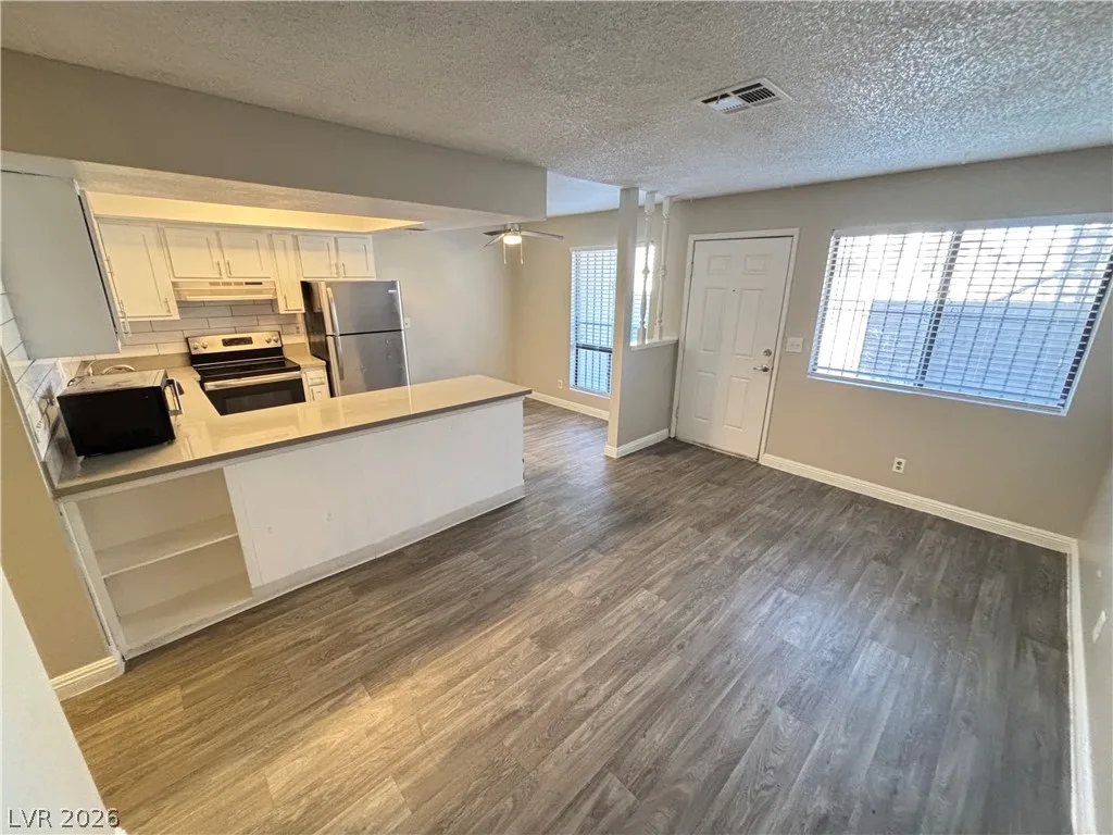 4300 North Lamont Street 212 — photo 4