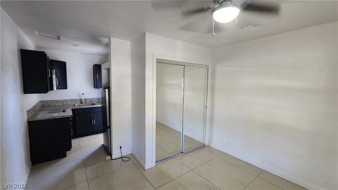 1401 East Carson Avenue 11 — photo 4 of 6