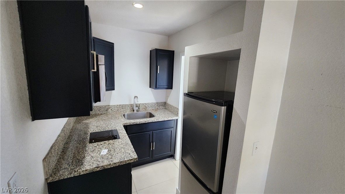 1401 East Carson Avenue 11 — photo 5 of 6