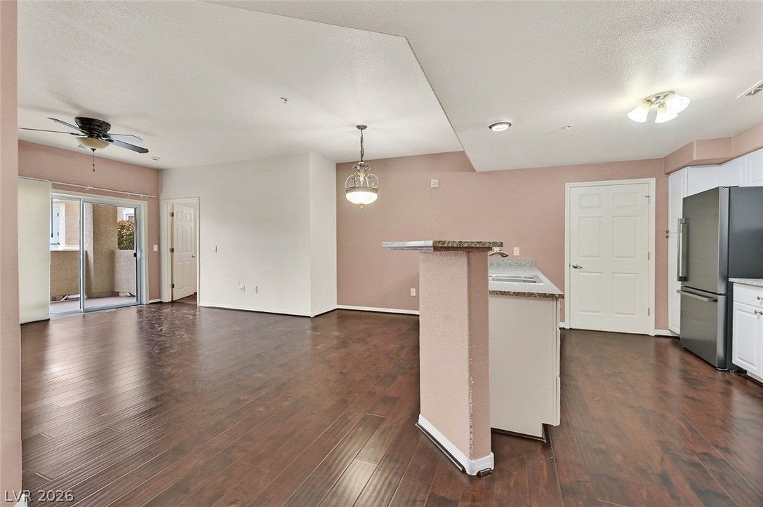 8777 West Maule Avenue 1098 — photo 3 of 28