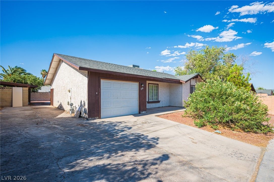 5142 Tahnee Drive — photo 4 of 32
