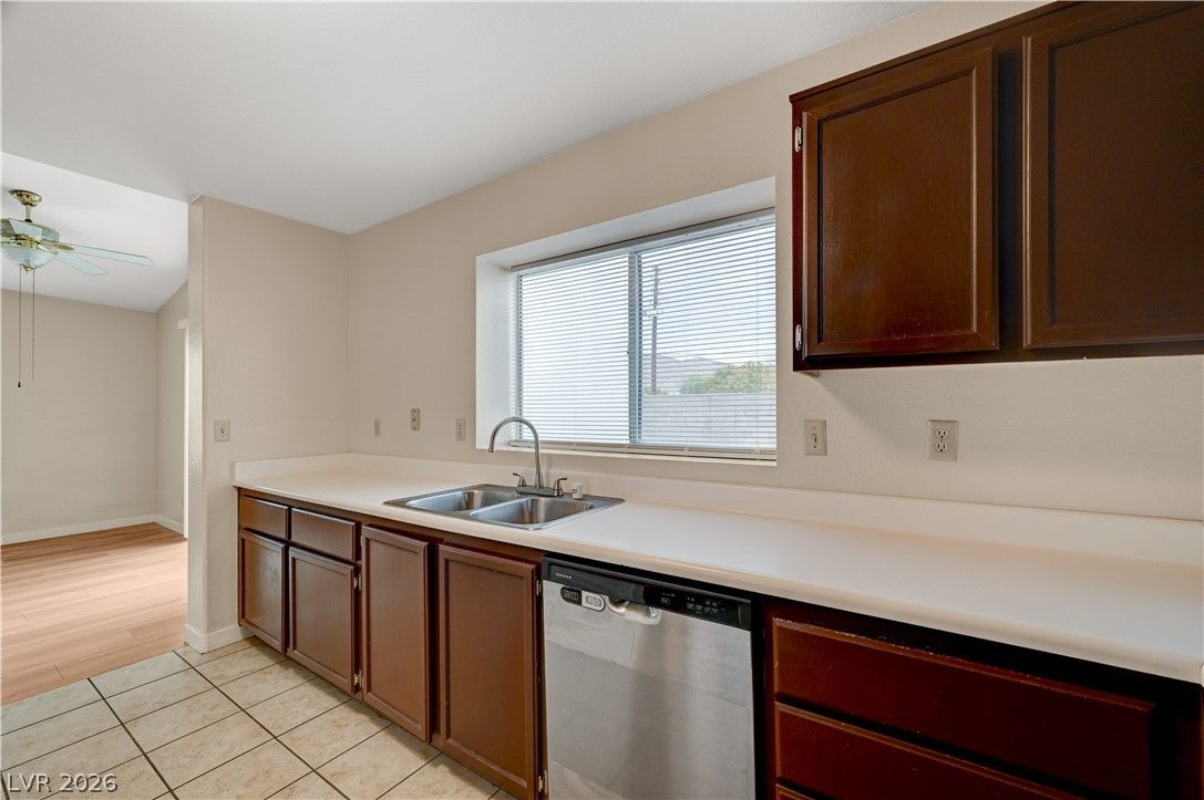 2092 Crowley Way — photo 4