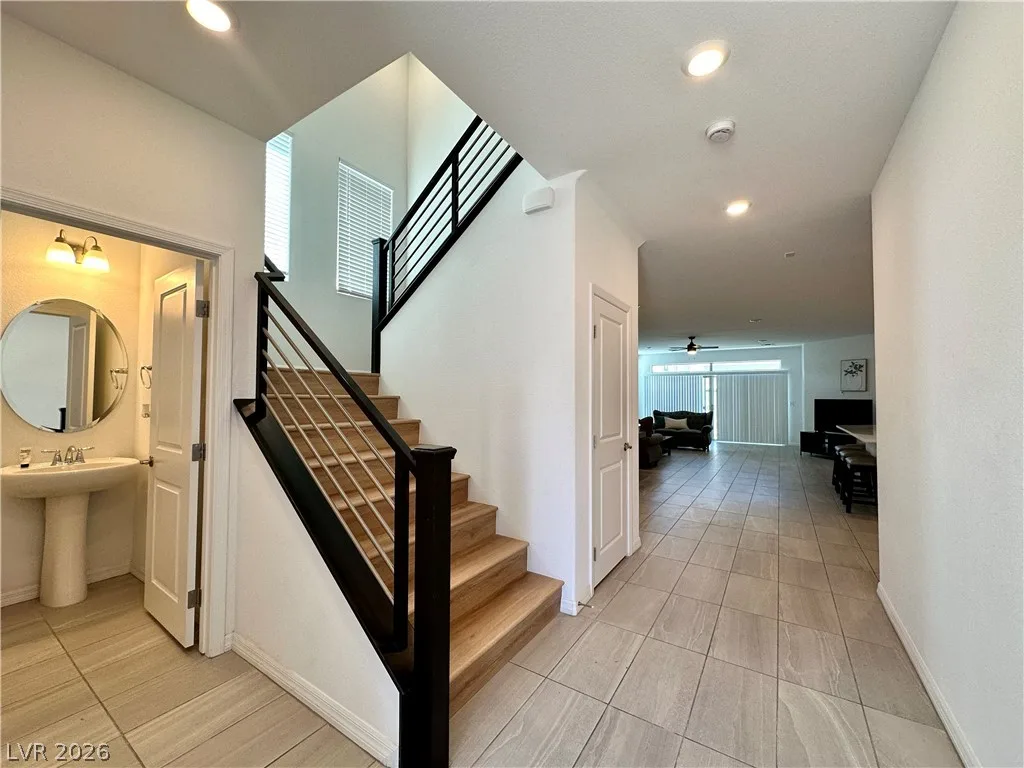 640 Stone Hammer Avenue — photo 3