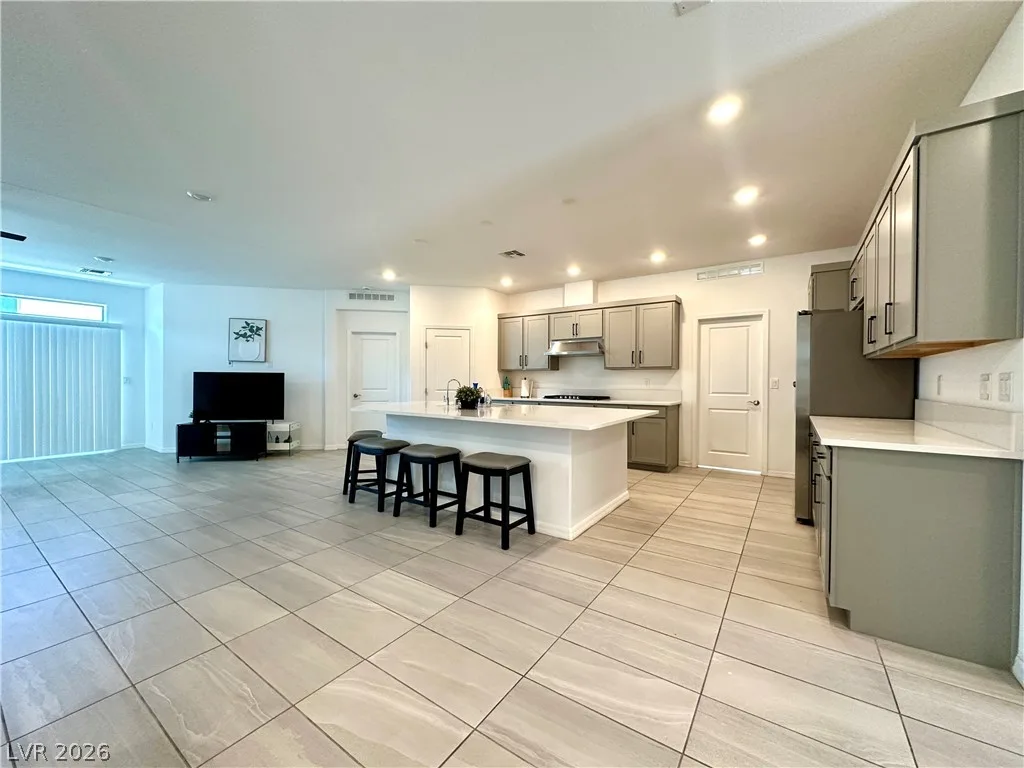 640 Stone Hammer Avenue — photo 4