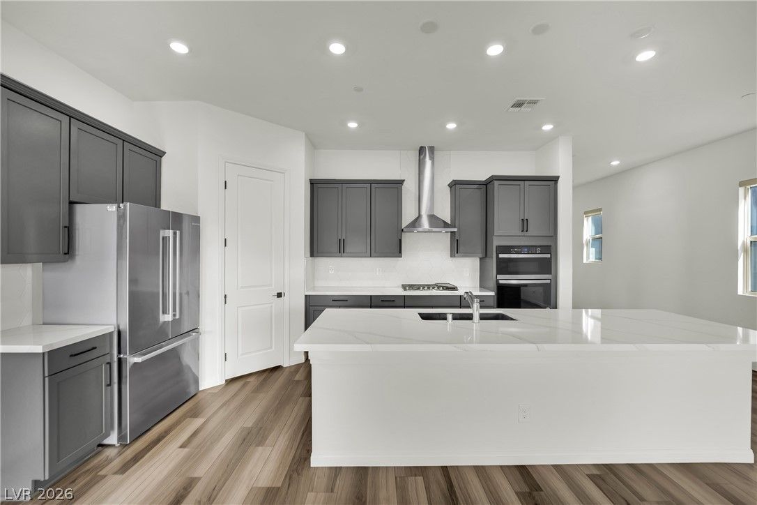 1532 Pacific Baza Street — photo 4