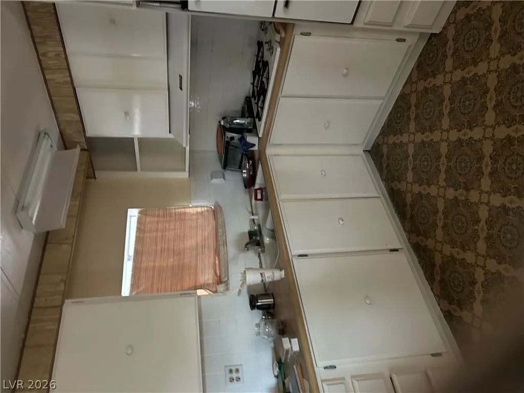 253 Behmer Street — photo 3
