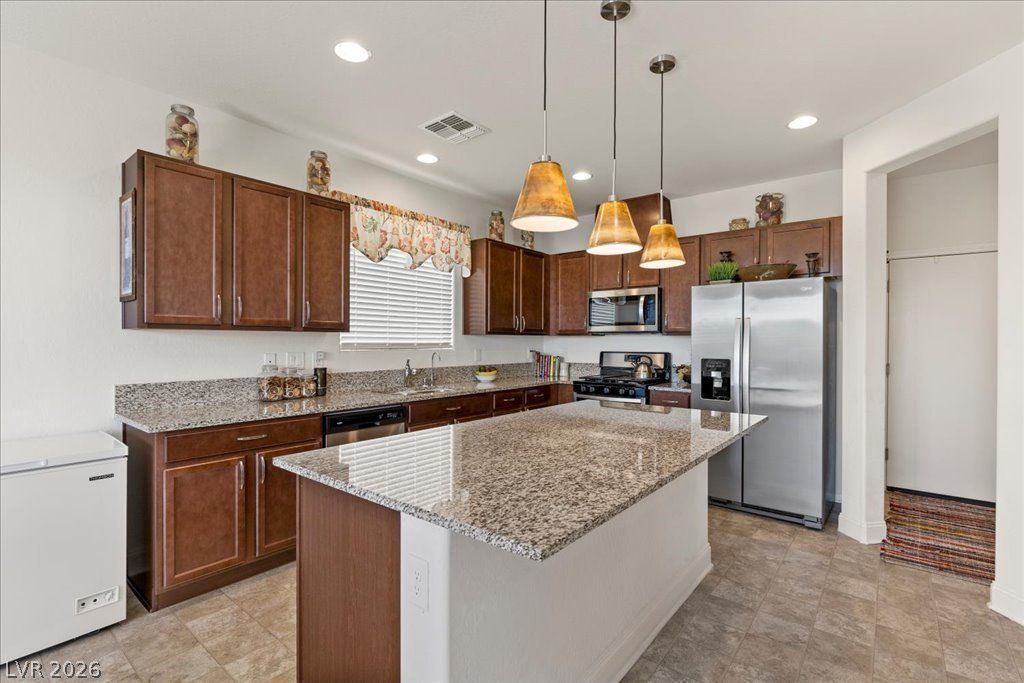 9911 Fletcher Peak Avenue — photo 4