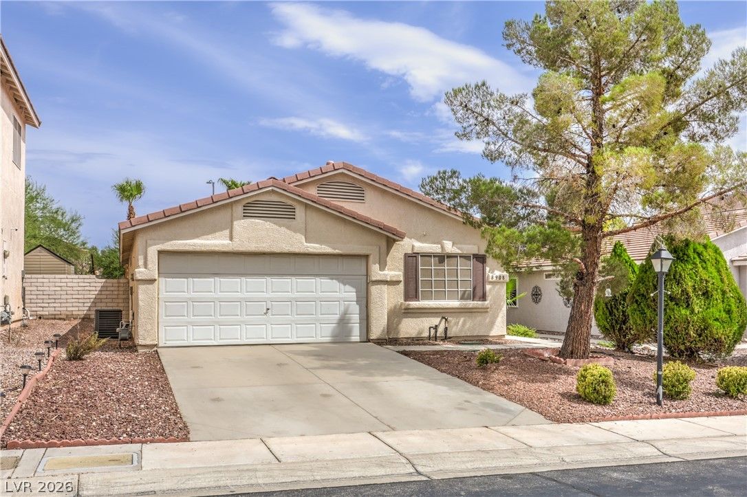 8908 Spinning Wheel Avenue — photo 2