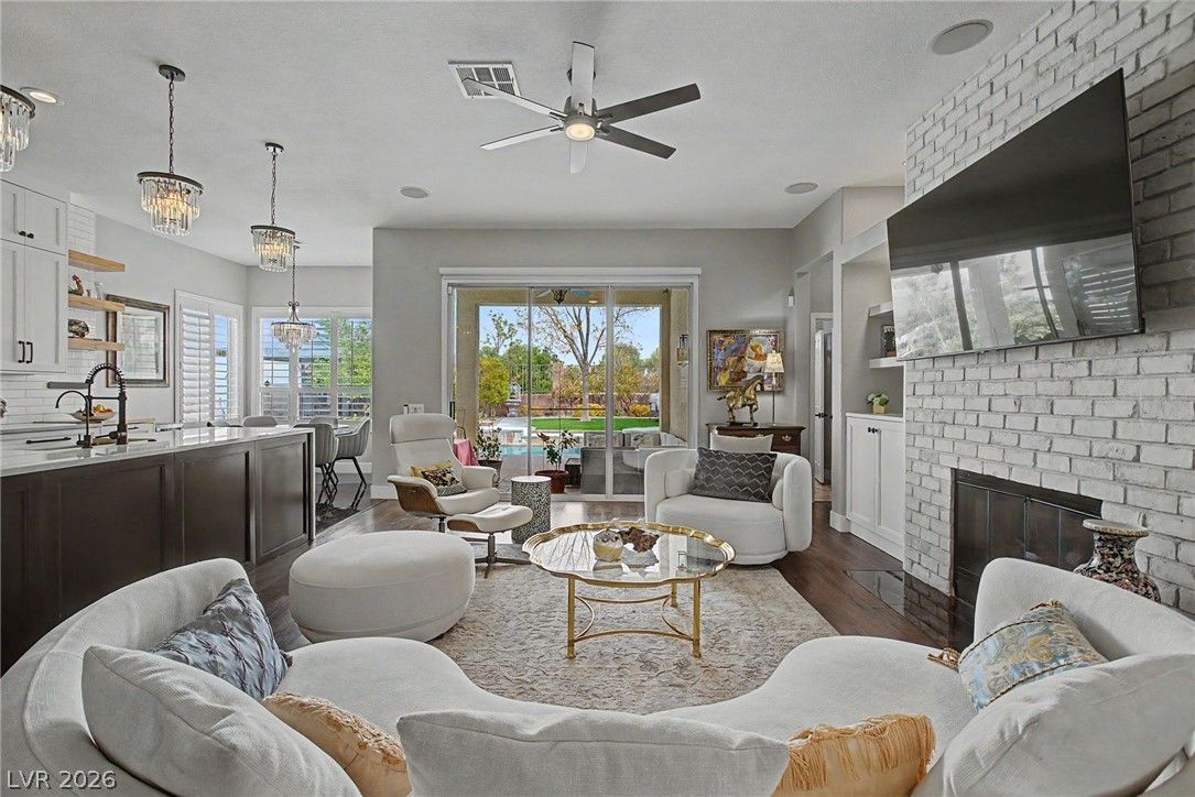 8624 Desert Bird Drive — photo 2