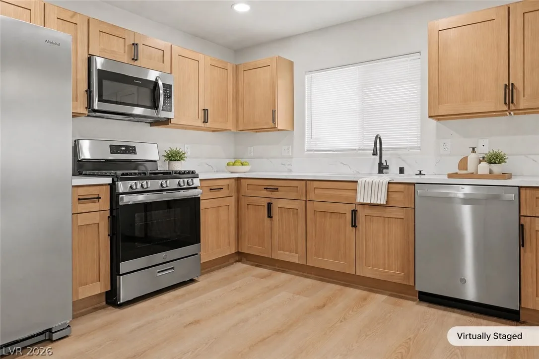 5162 Paradise Skies Avenue — photo 5