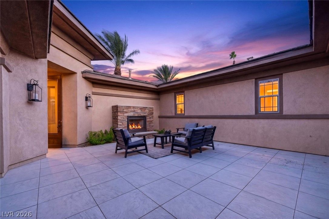 2707 Turtle Head Peak Drive — photo 2