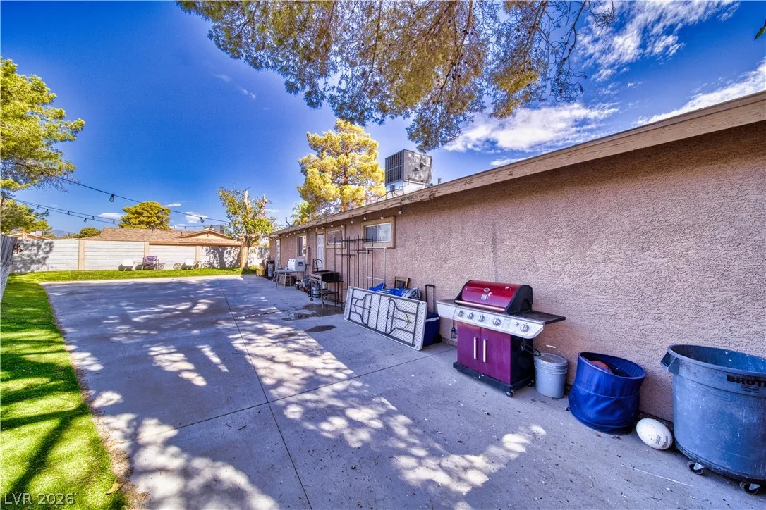 5233 Orinda Avenue — photo 5