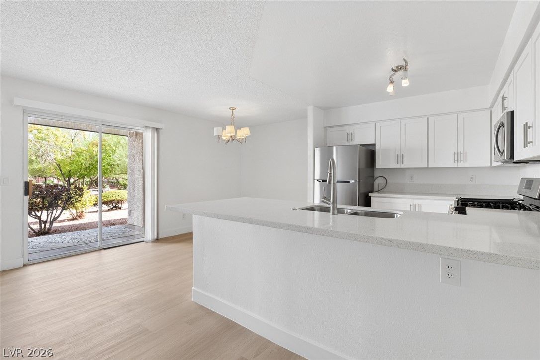 7901 Ryandale Circle 102 — photo 4 of 28