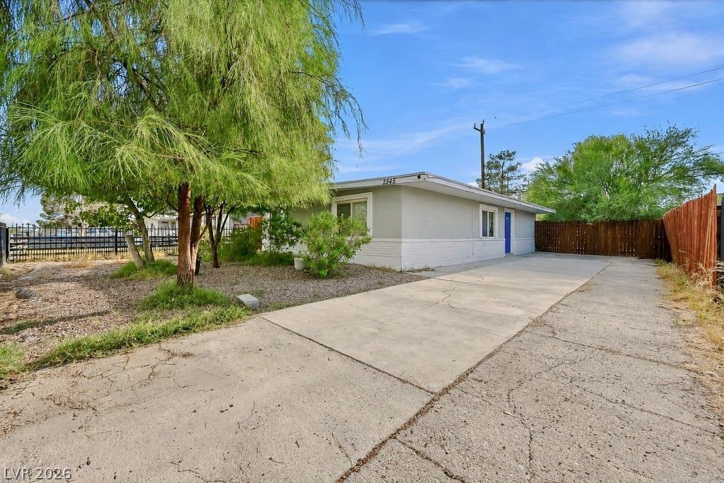 2545 Salt Lake Street — photo 2 of 25