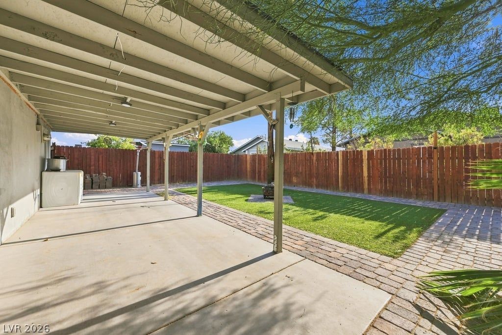 2545 Salt Lake Street — photo 5 of 25