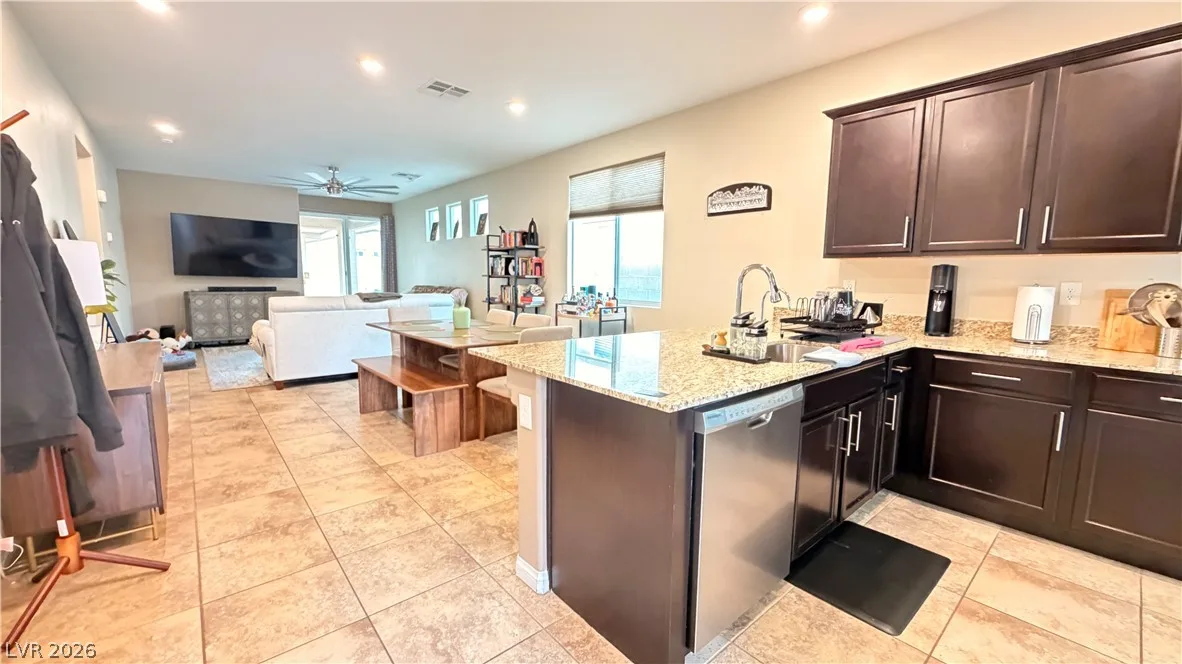 4336 Stardusk Falls Avenue — photo 5