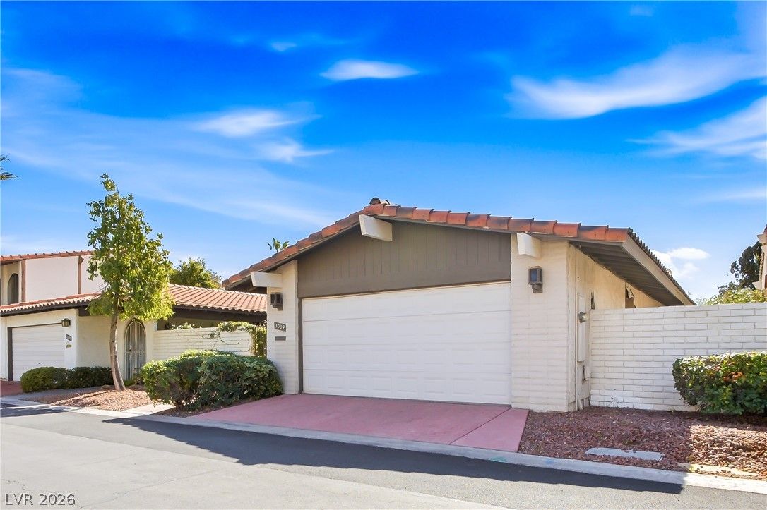 3009 Plaza De Rosa — photo 2