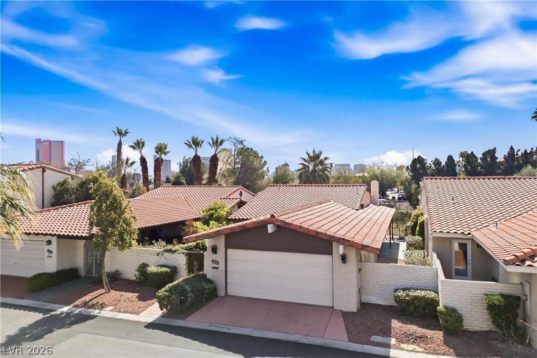 3009 Plaza De Rosa — photo 4