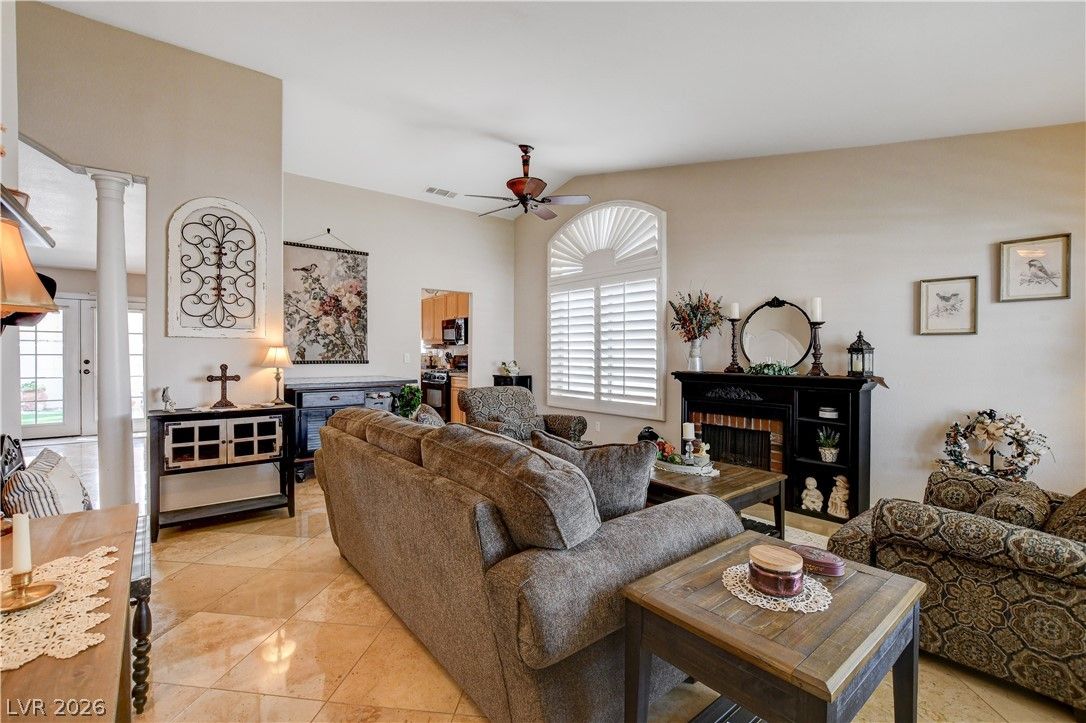 429 Flores Circle — photo 5