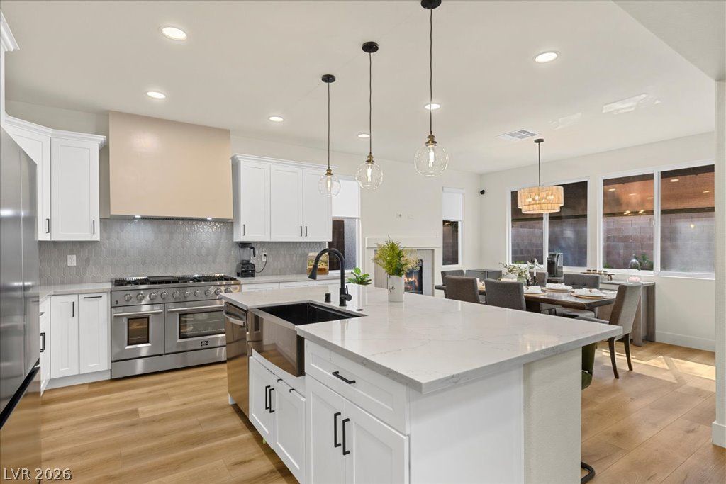 10939 Saint Rafael Street — photo 2