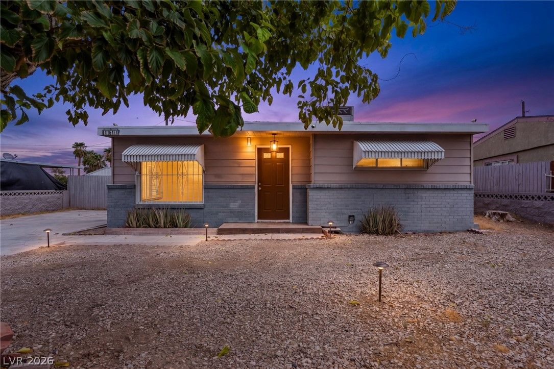 1615 Eastwood Drive — photo 1