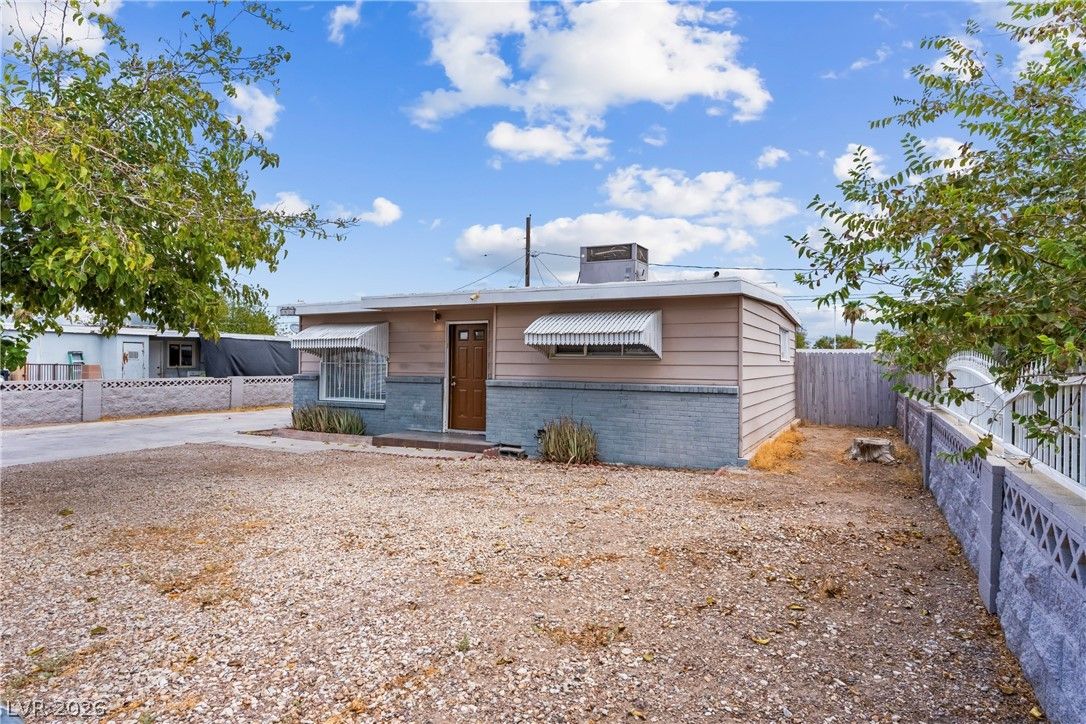 1615 Eastwood Drive — photo 3